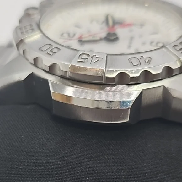 Luminox Silver and White Watch Navy SEAL - Picture 9 of 10